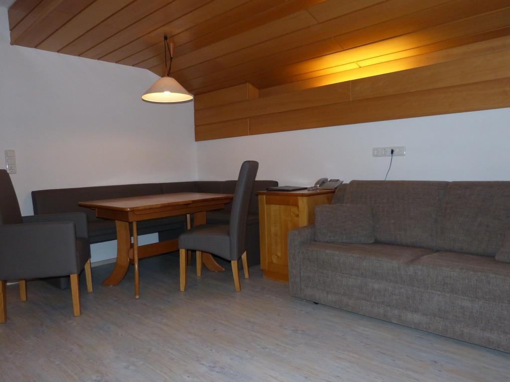 Appartements Alpenland Lermoos Room photo